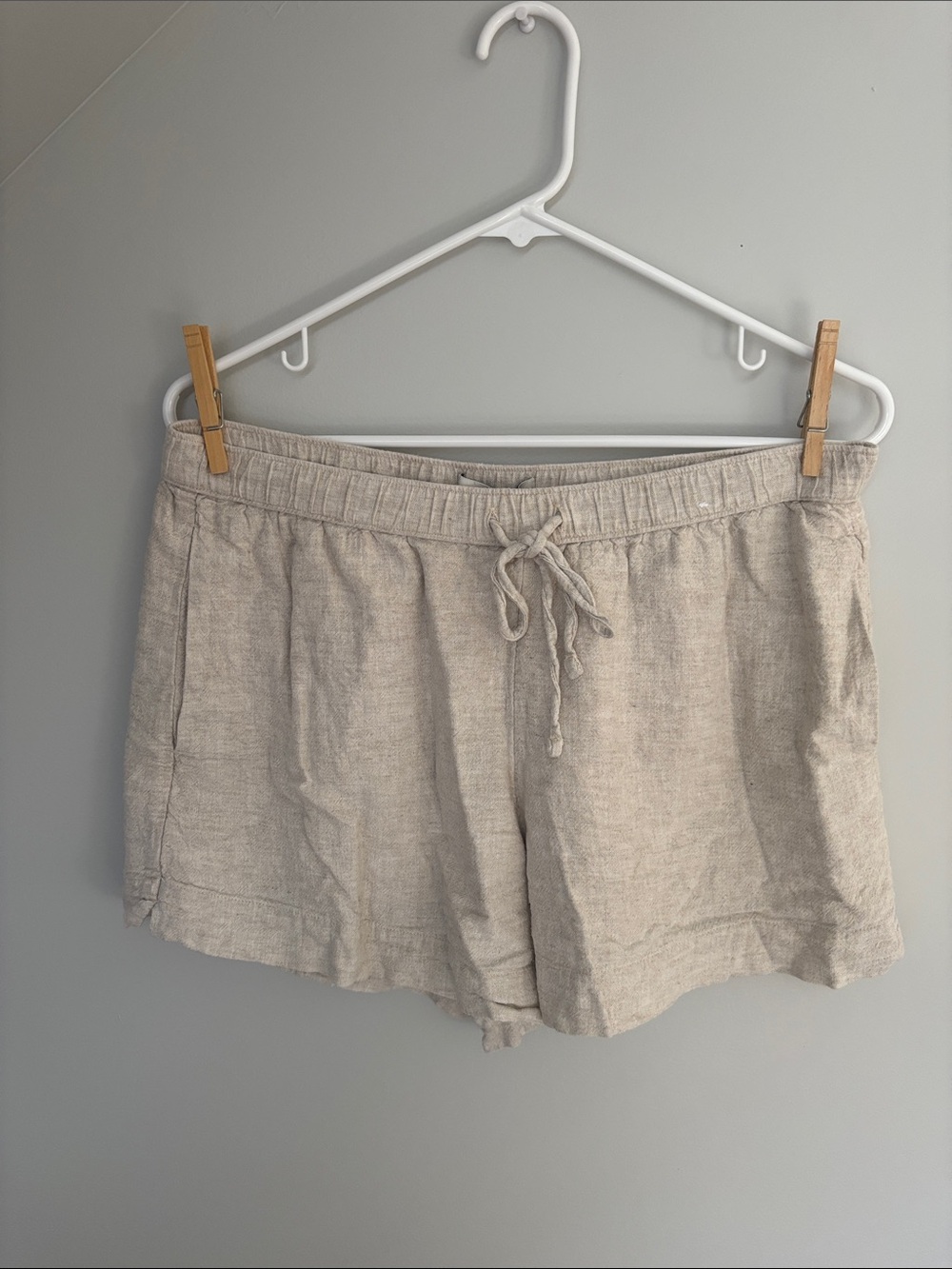 Abercrombie & Fitch Beige Drawstring Linen-Blend Shorts - Size M